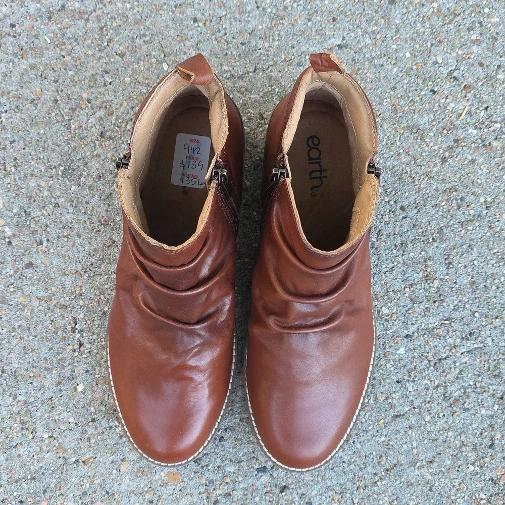 Earth Nadya Round Toe Ruched Leather Casual Booties Size 9 - Picture 2 of 10